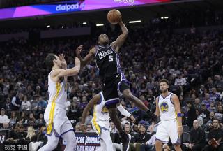 与他有着深 与他有着深