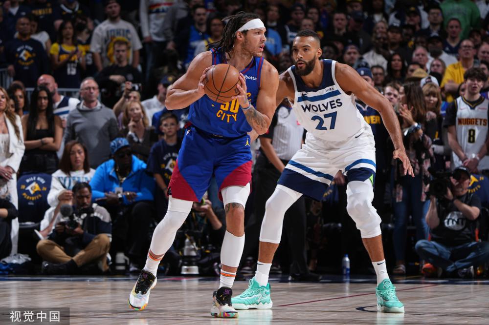 而同样备受 而同样备受