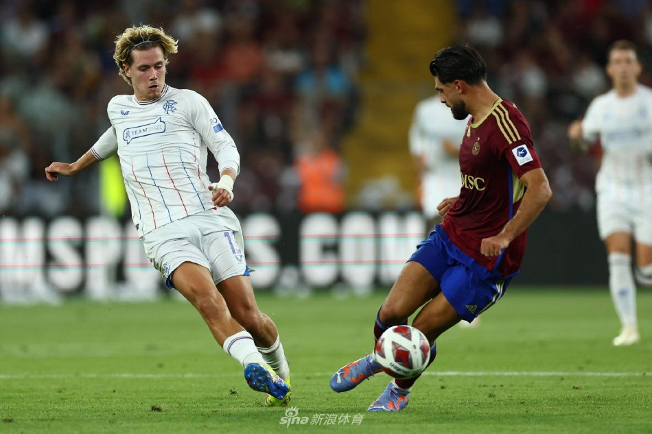 国足锋线的 国足锋线的